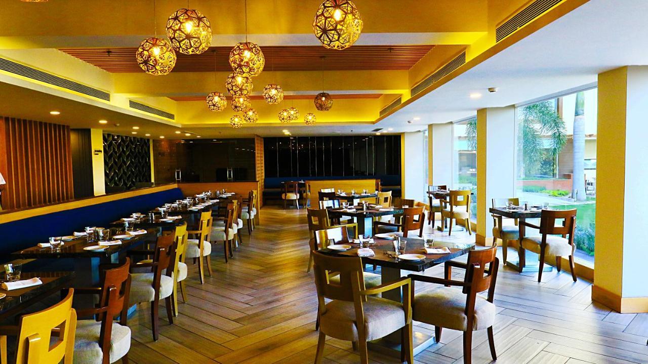 Country Inn & Suites By Radisson Jammu Exterior photo