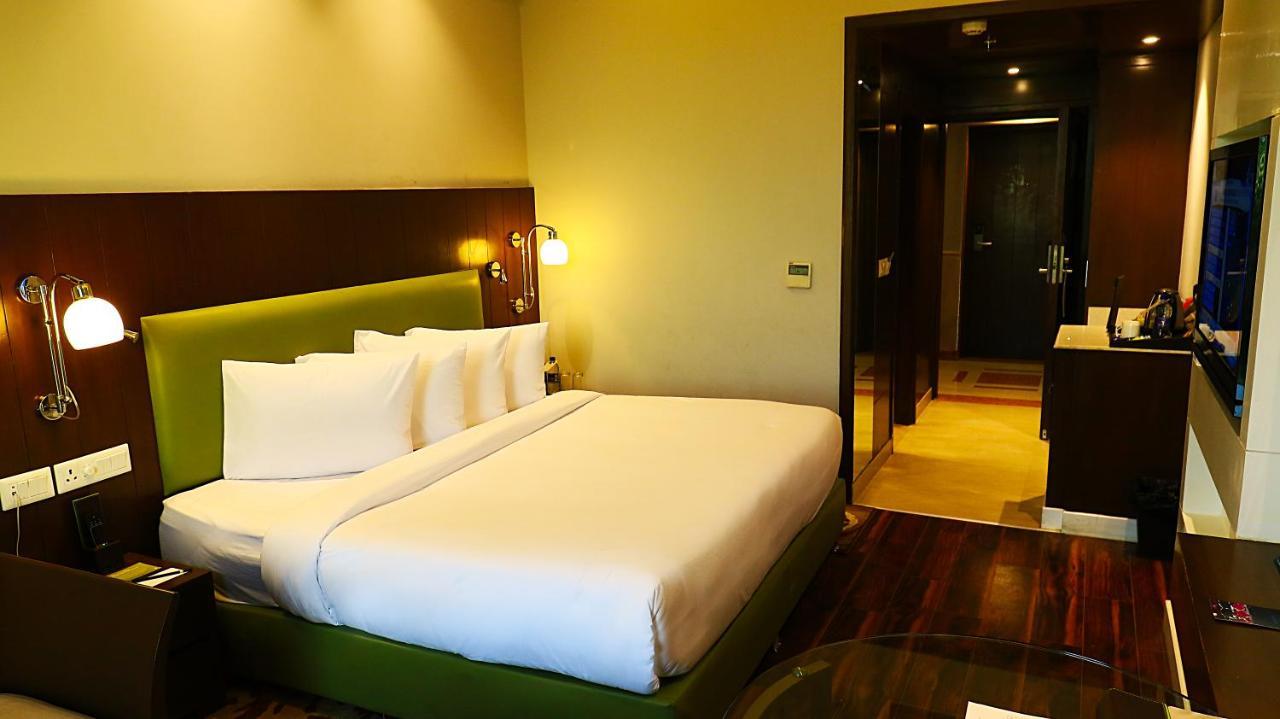 Country Inn & Suites By Radisson Jammu Exterior photo