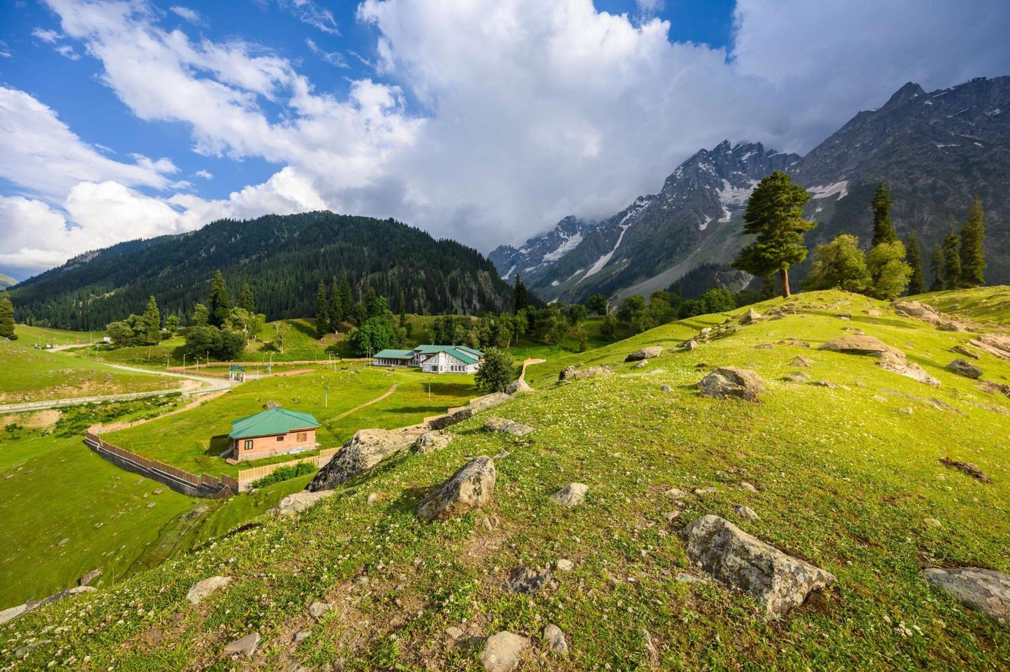 Country Inn & Suites By Radisson Jammu Exterior photo