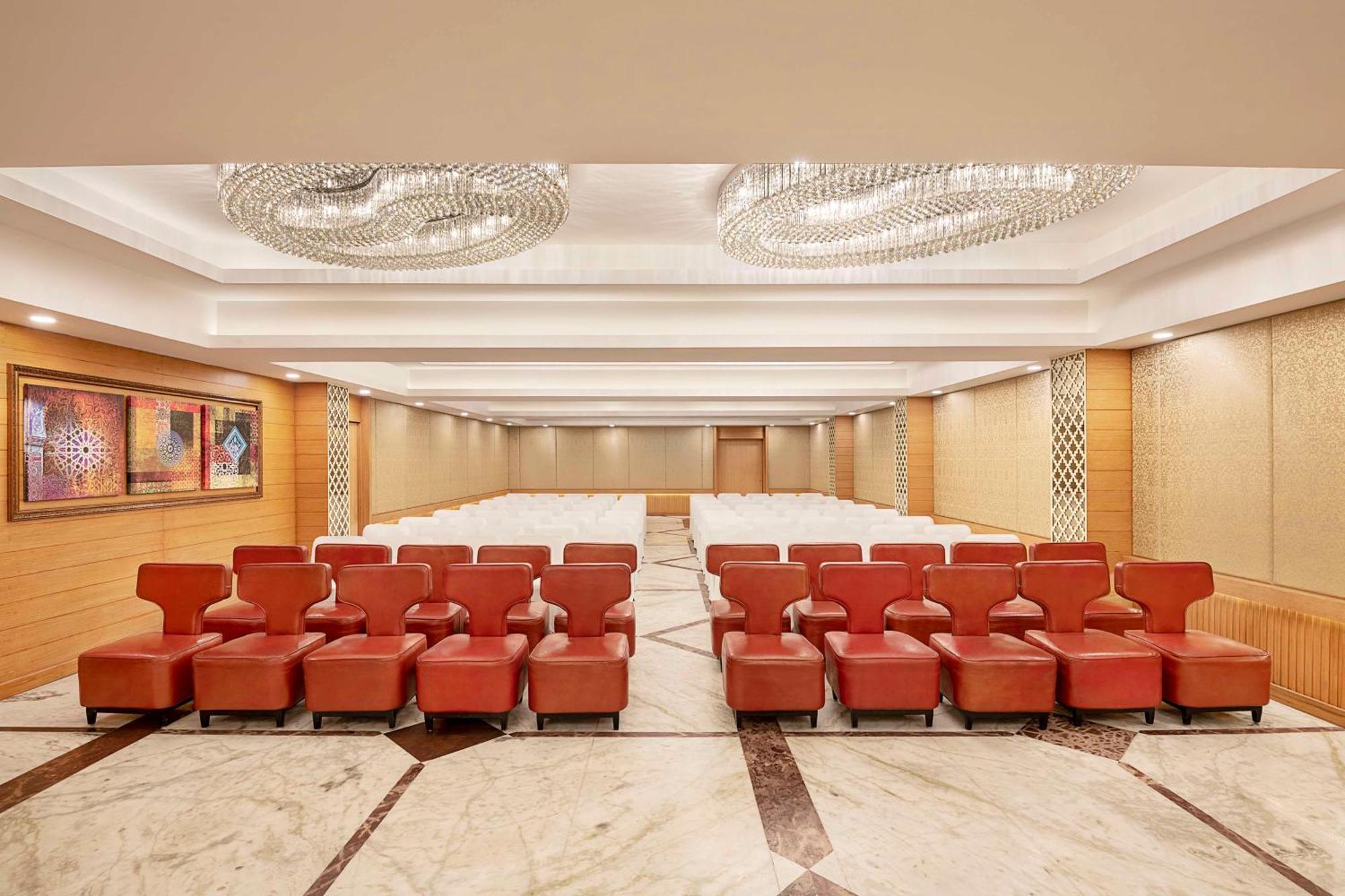 Country Inn & Suites By Radisson Jammu Exterior photo