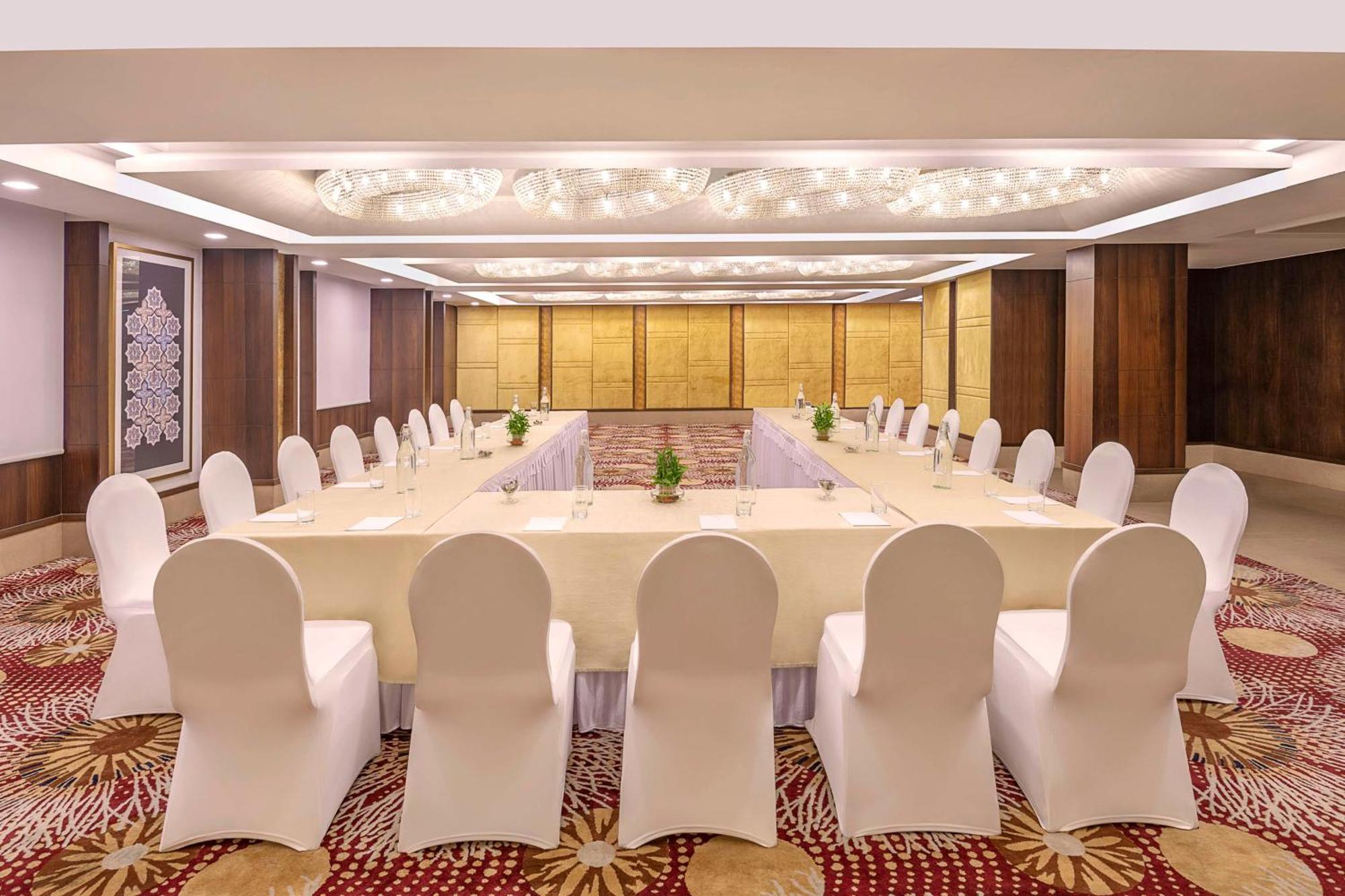 Country Inn & Suites By Radisson Jammu Exterior photo