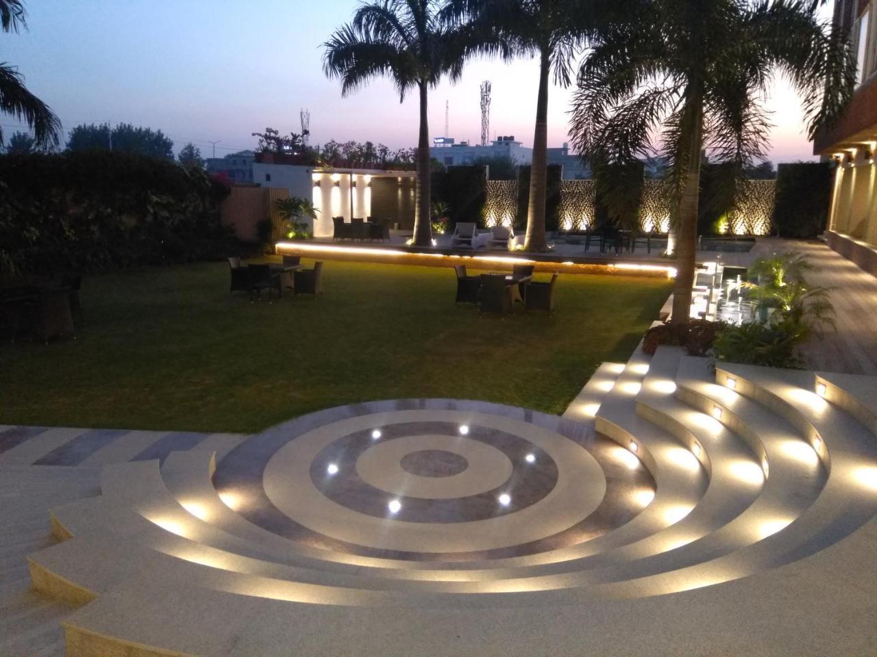 Country Inn & Suites By Radisson Jammu Exterior photo