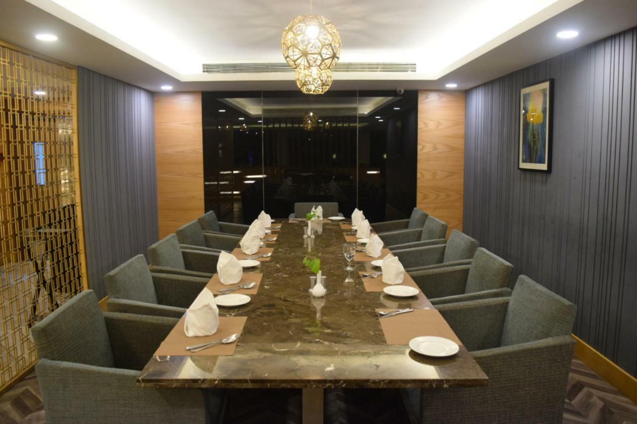Country Inn & Suites By Radisson Jammu Exterior photo