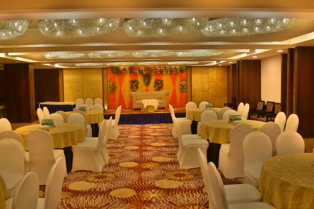 Country Inn & Suites By Radisson Jammu Exterior photo