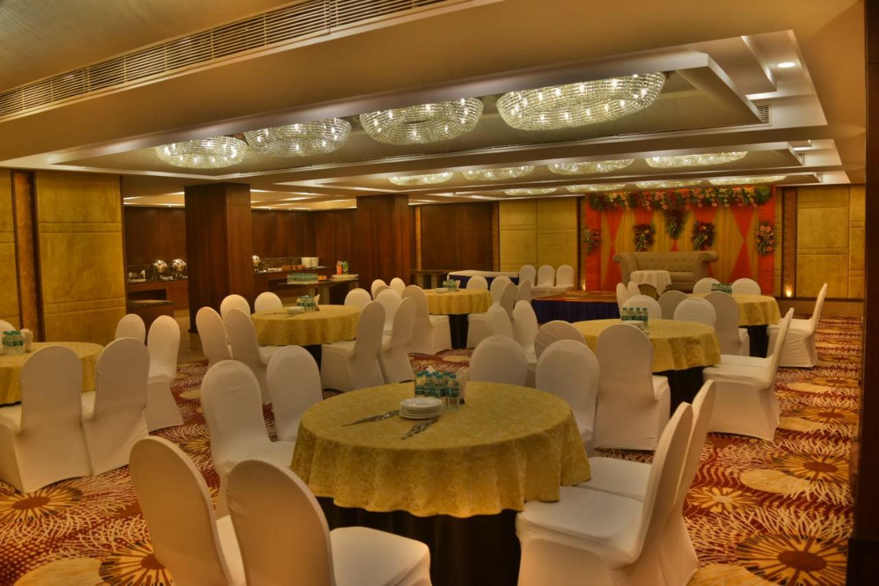 Country Inn & Suites By Radisson Jammu Exterior photo