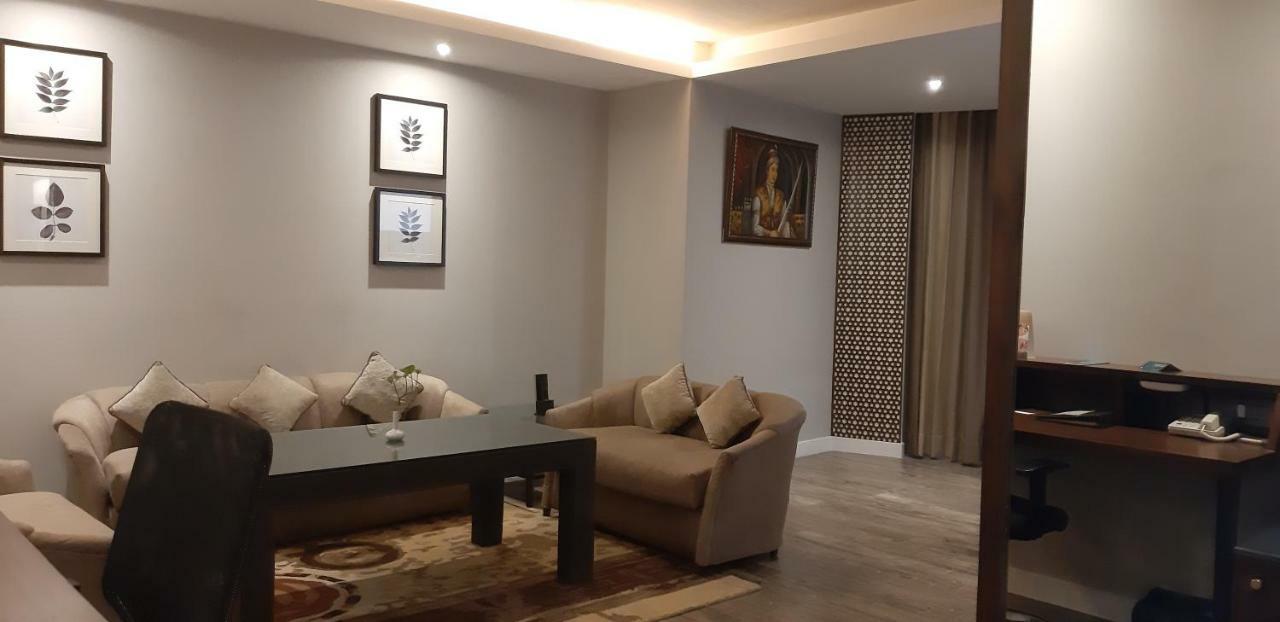 Country Inn & Suites By Radisson Jammu Exterior photo